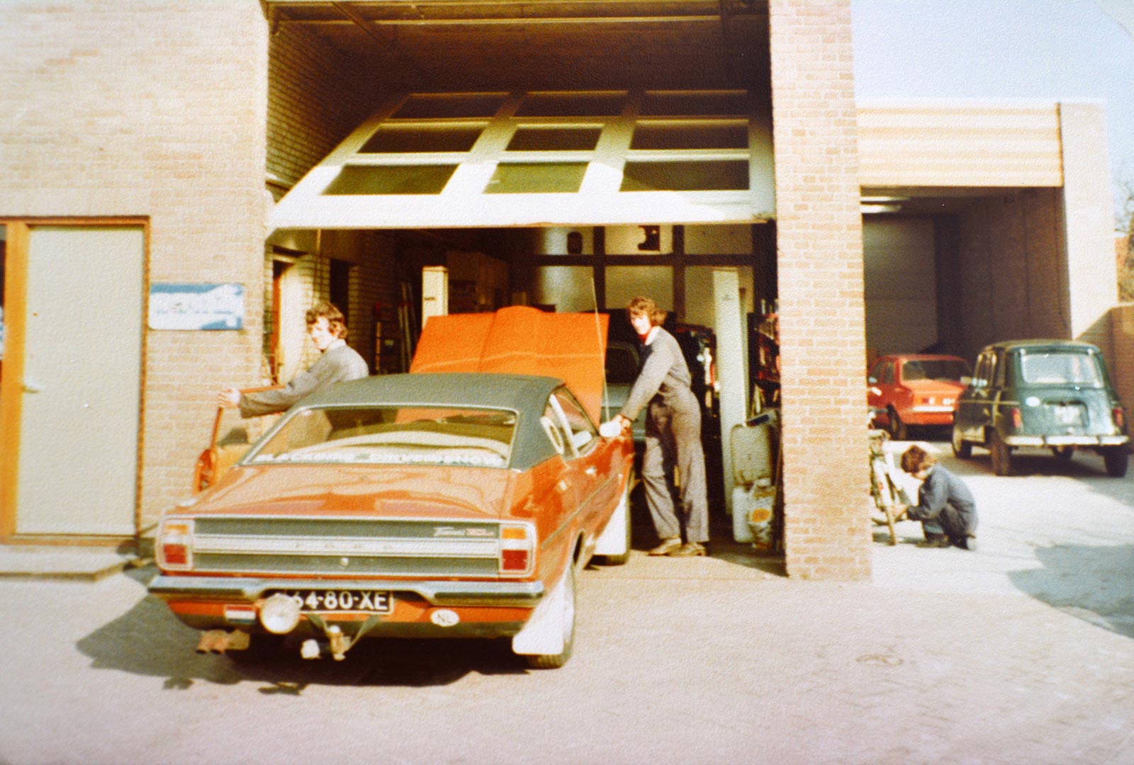 Over ons - Uitbreiding van de garage in de F.A. Wentstraat - 1977