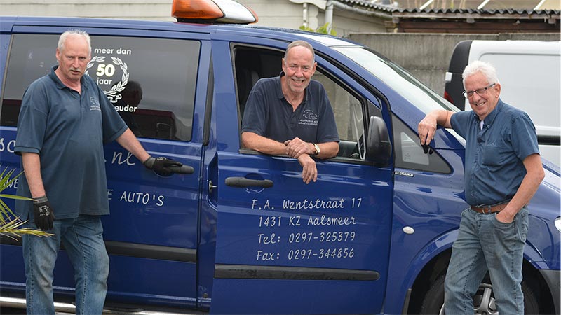 Garage Schreuder - One medewerkers staan graag voor u klaar